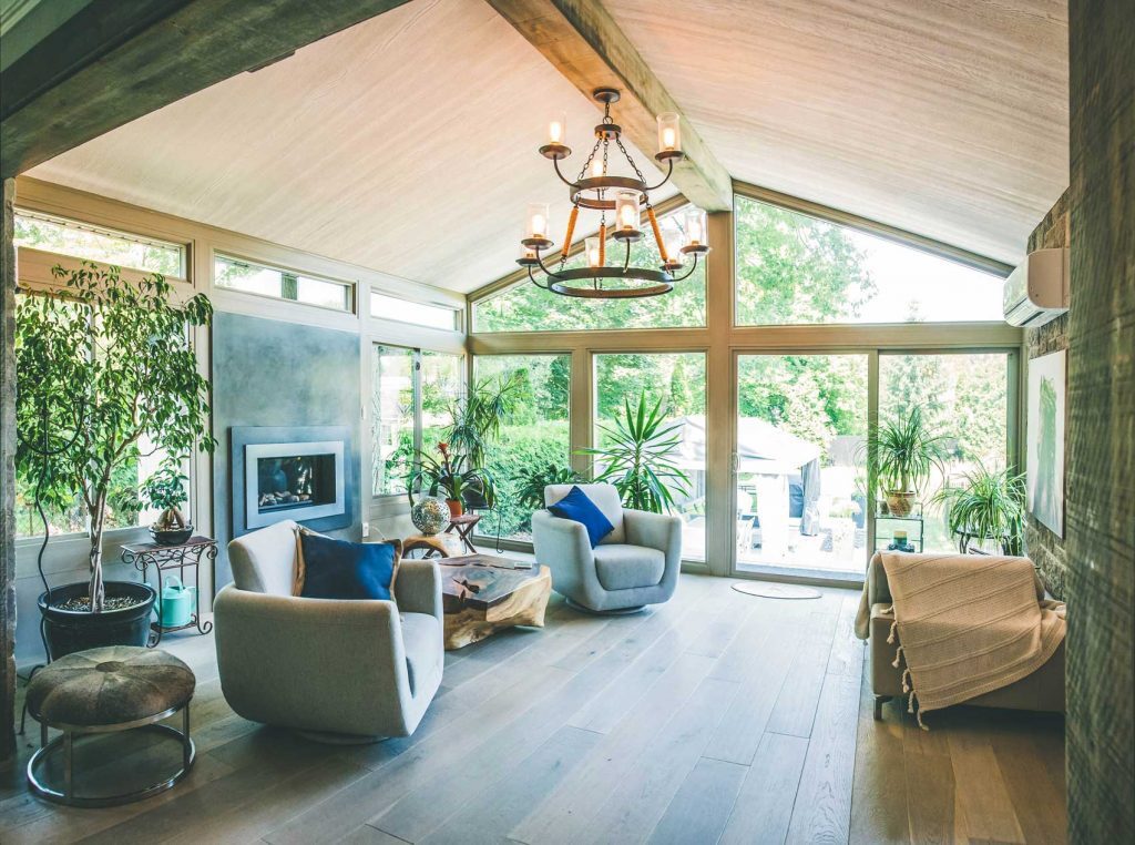 Indoor outdoor room that can be used year-round